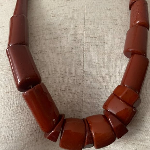 Rich brown color large bead necklace - Picture 2 of 3